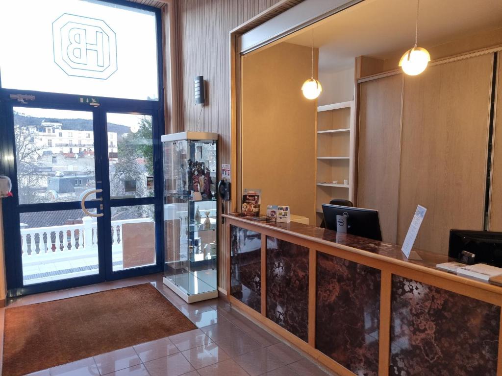 Fotografie z fotogalerie ubytování Le Bellevue v destinaci Chatel-Guyon