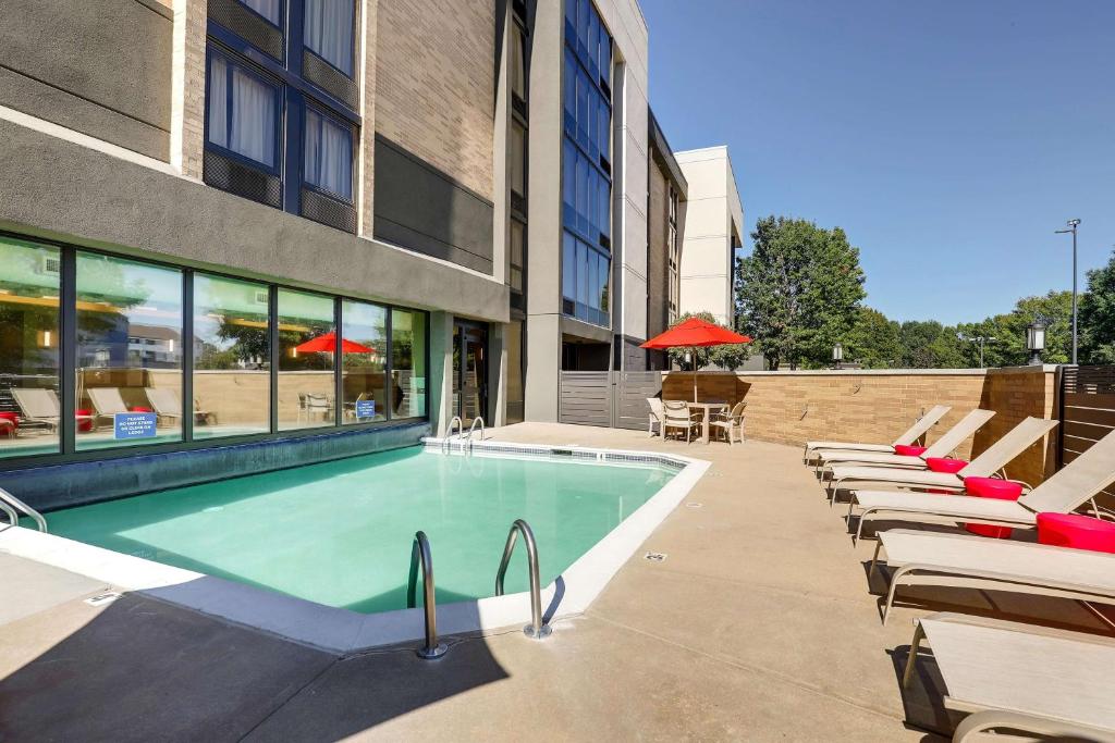 Drury Inn & Suites Charlotte University Place photo
