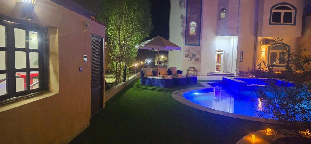 Bazén v ubytování Luxury Royal Blue Family Villa 8pers private pool nebo v jeho okolí