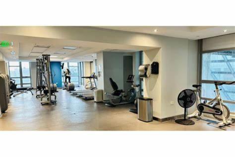 Fitness centrum a/nebo fitness zařízení v ubytování Atlantis Loft Studio By Stay Here Pr