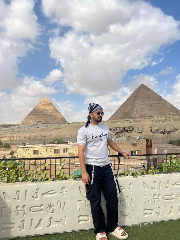 Gostje med bivanjem v nastanitvi SEQUOIA Pyramids View
