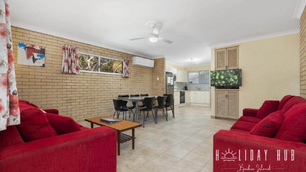 Et tv og/eller underholdning på Basic Beachside Hideaway