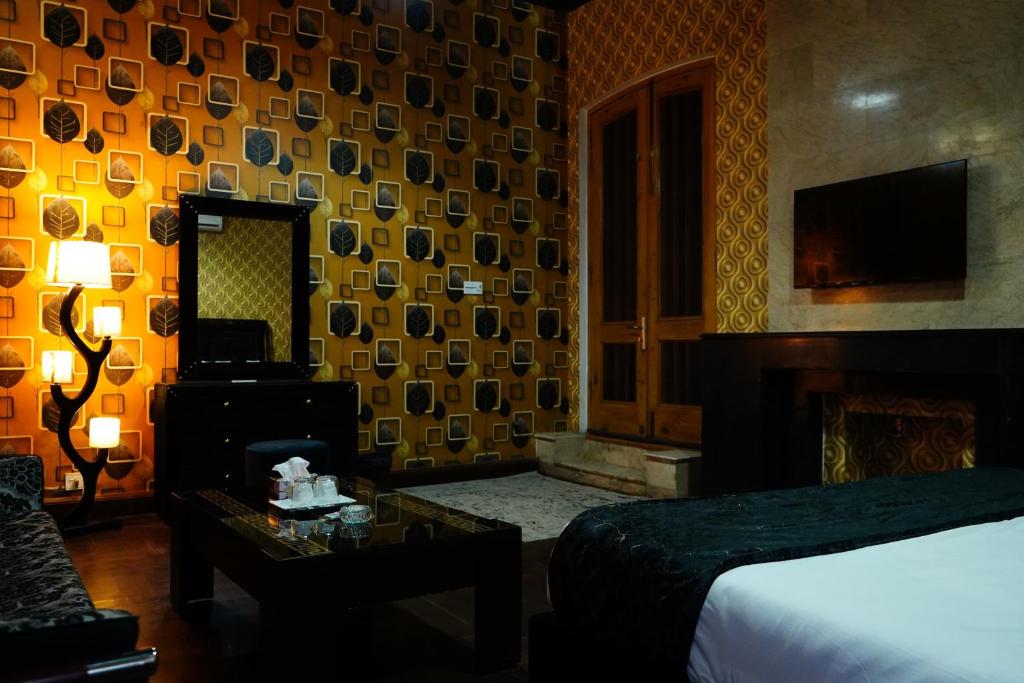 Royal Luxury Hotel Lahore - Familienzimmer Mit Balkon