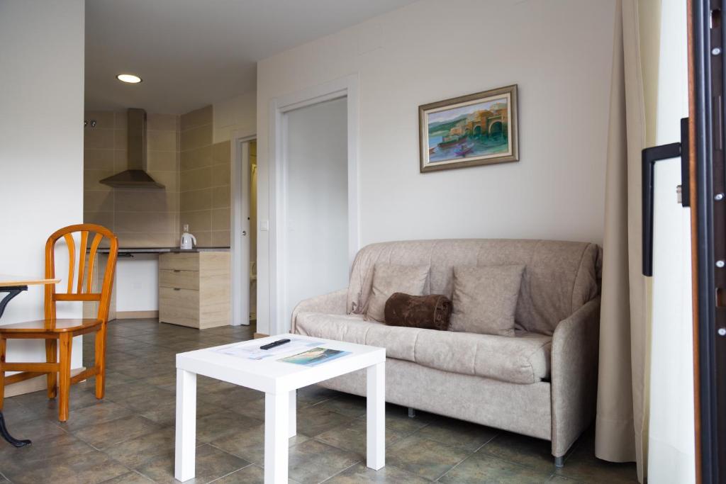 Kuchyňa alebo kuchynka v ubytovaní Apartamentos Playa De Cóbreces