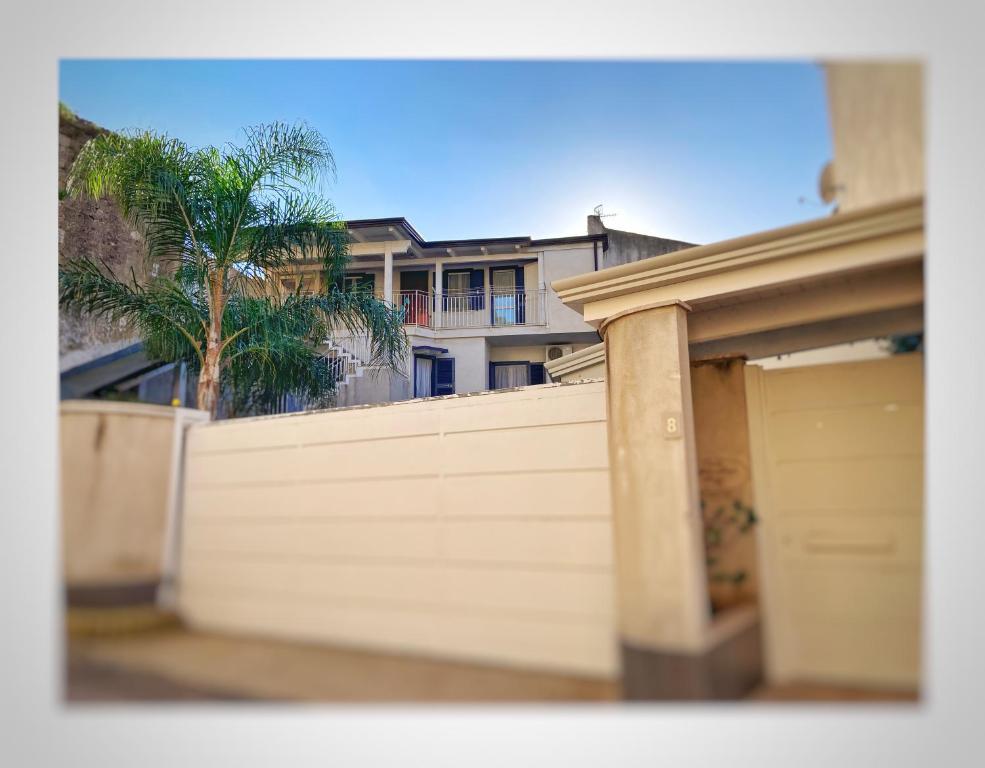 Tòa nhà nơi căn hộ tọa lạc