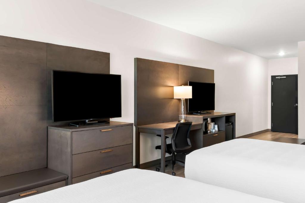 TV a/nebo společenská místnost v ubytování Best Western Plus Morden