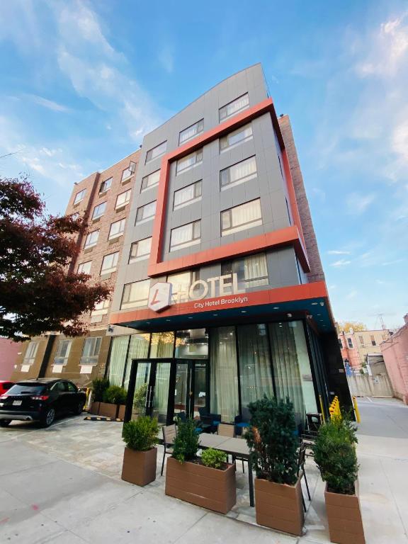 The L Hotel - Housity