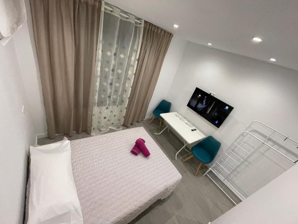 Estudios Nuevos Madrid Centro - Double Room With Private Bathroom