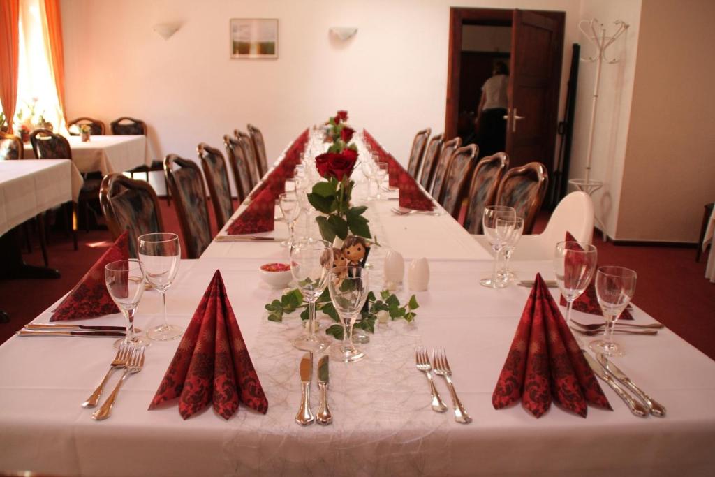 Restaurace v ubytování Hotel Thüringer Hof
