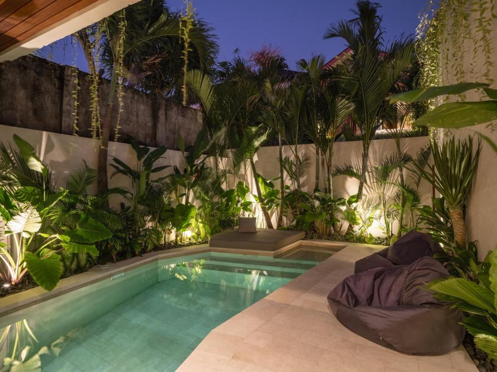 Kolam renang di atau di dekat Blacksand Villas Echo Beach, Canggu