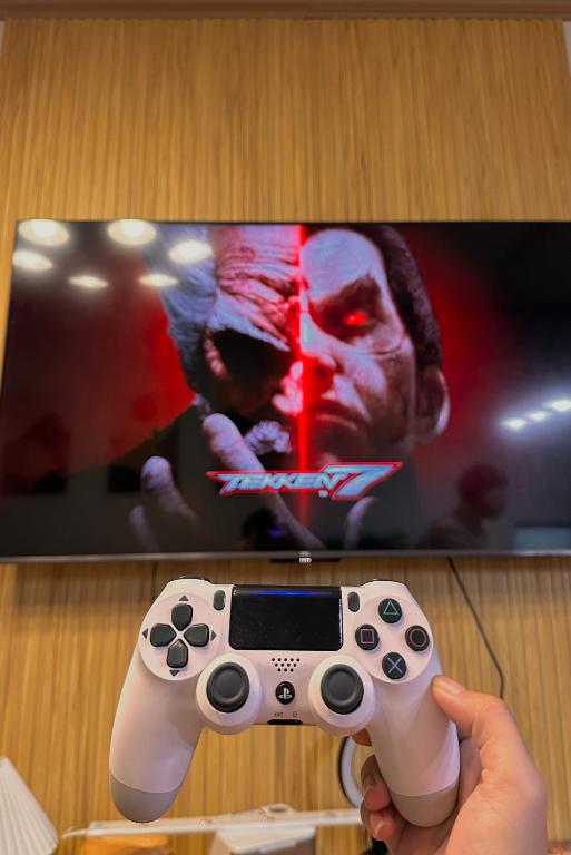 TV a/nebo společenská místnost v ubytování Vibin Chill Staycation