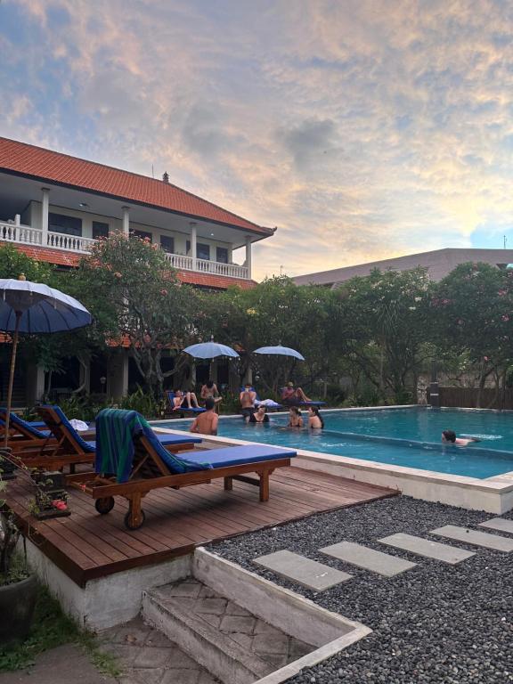 Bazén v ubytování New Mekar Jaya Hotel nebo v jeho okolí