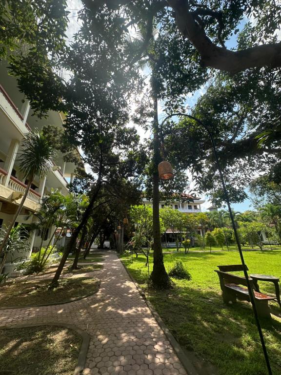 Zahrada ubytování New Mekar Jaya Hotel