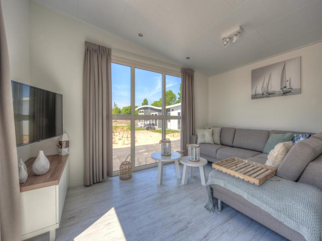 Modern lodge located 4 5 km from Rockanje