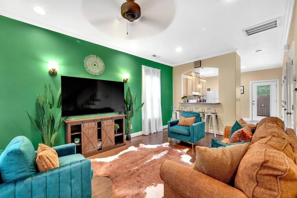 Cozy 2B Townhouse - Hot Tub - Holiday Home