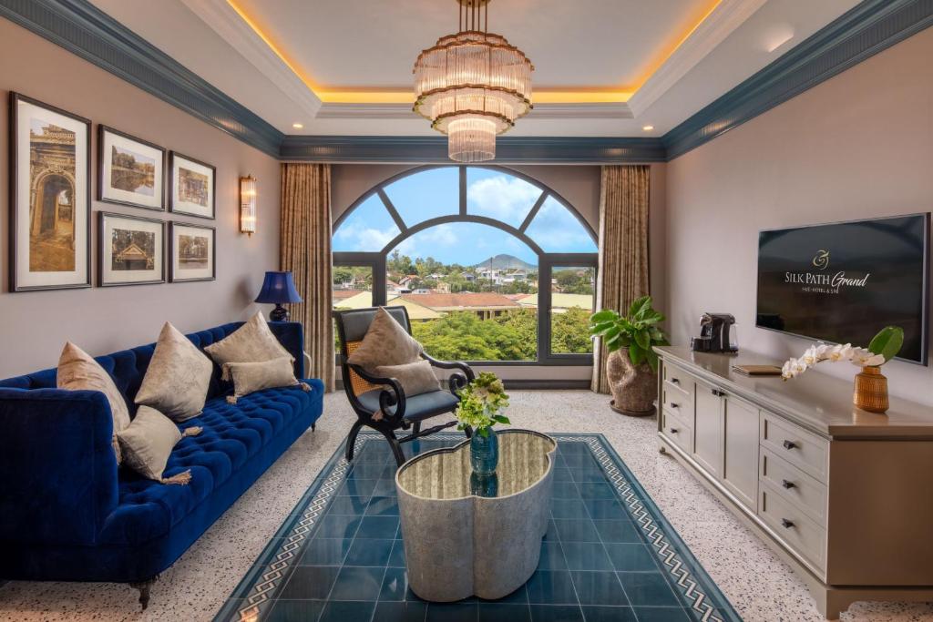 Junior Suite River View - Free Traditional Costume