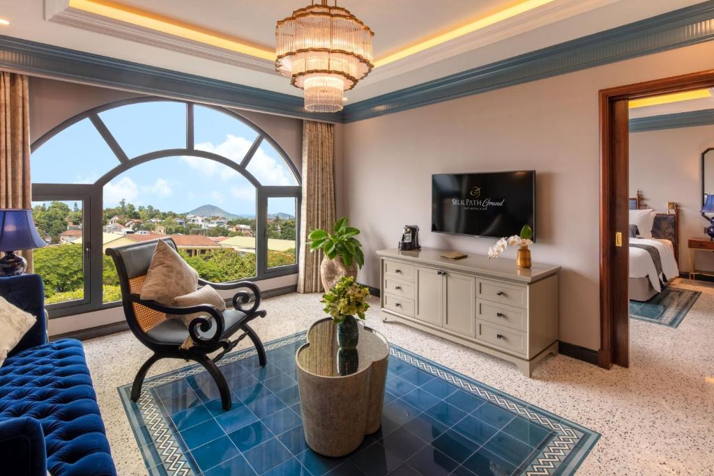 Junior Suite River View - Free Traditional Costume