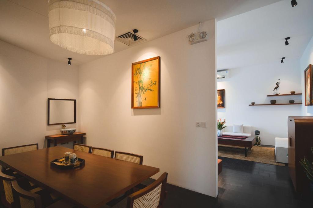 aNhill Penthouse