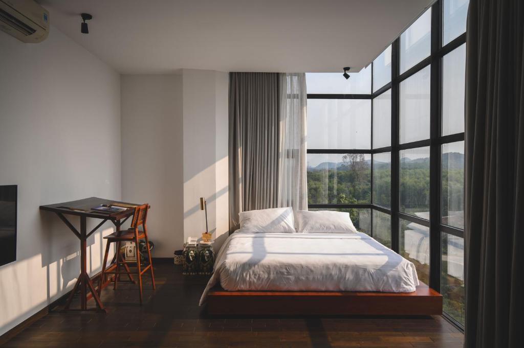 aNhill Penthouse