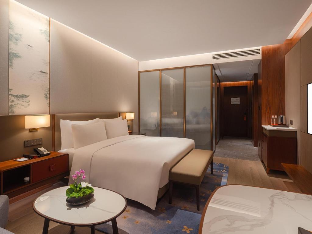 Suzhou International Conference Hotel - Executive Double Room With Lake View