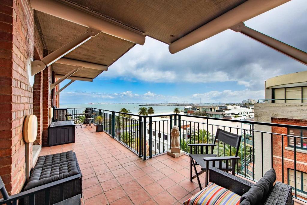 Stunning Beachfront Converted Warehouse Apartment, Melbourne (updated ... - Luxury Apartments In Converted Warehouses With Skyline Access