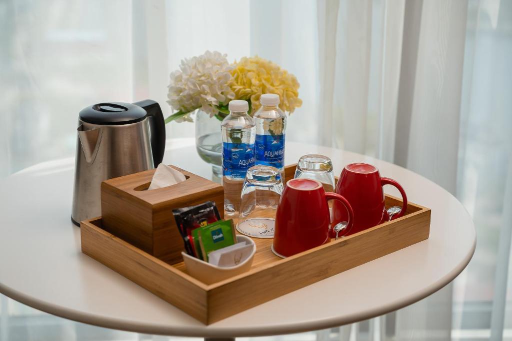 DeLaSea Ha Long Hotel - Modern Bayview Escape - 14