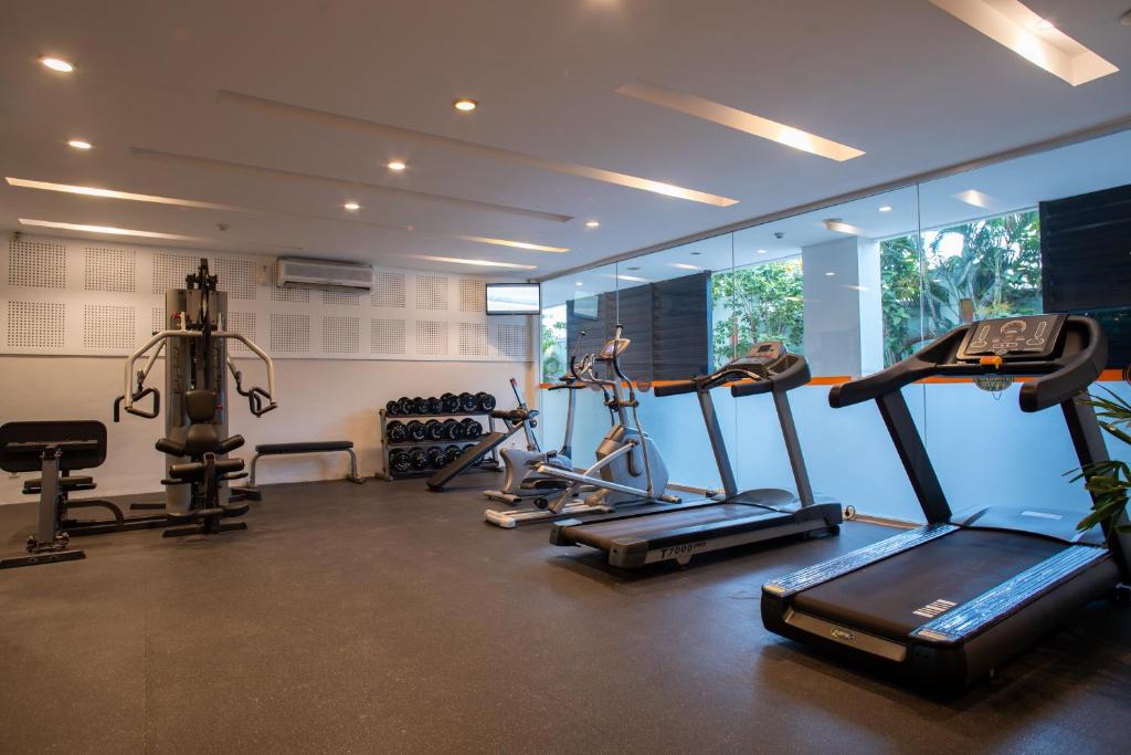 Fitness centrum a/nebo fitness zařízení v ubytování HARRIS Hotel & Residences Riverview Kuta, Bali