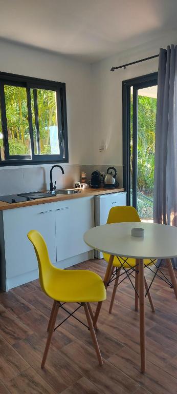 Posezení v ubytování L'escapade du sud sauvage, le studio