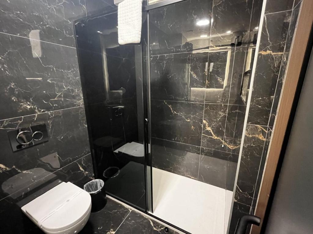 Ένα μπάνιο στο Nobel Design Hotel