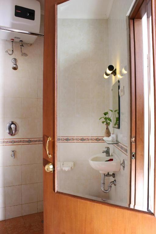 Vannituba majutusasutuses MMUGM Hotel