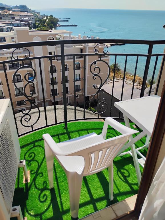 Balkón nebo terasa v ubytování Studio w Hotel Grand