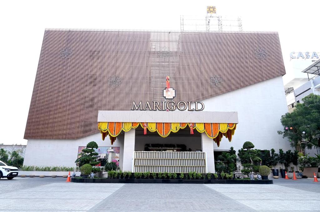 シルディにあるMARIGOLD-Newly Renovated Hotelの托鉢
