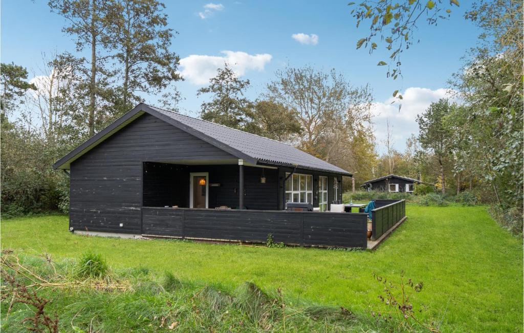 Zahrada ubytování Beautiful Home In Sjællands Odde