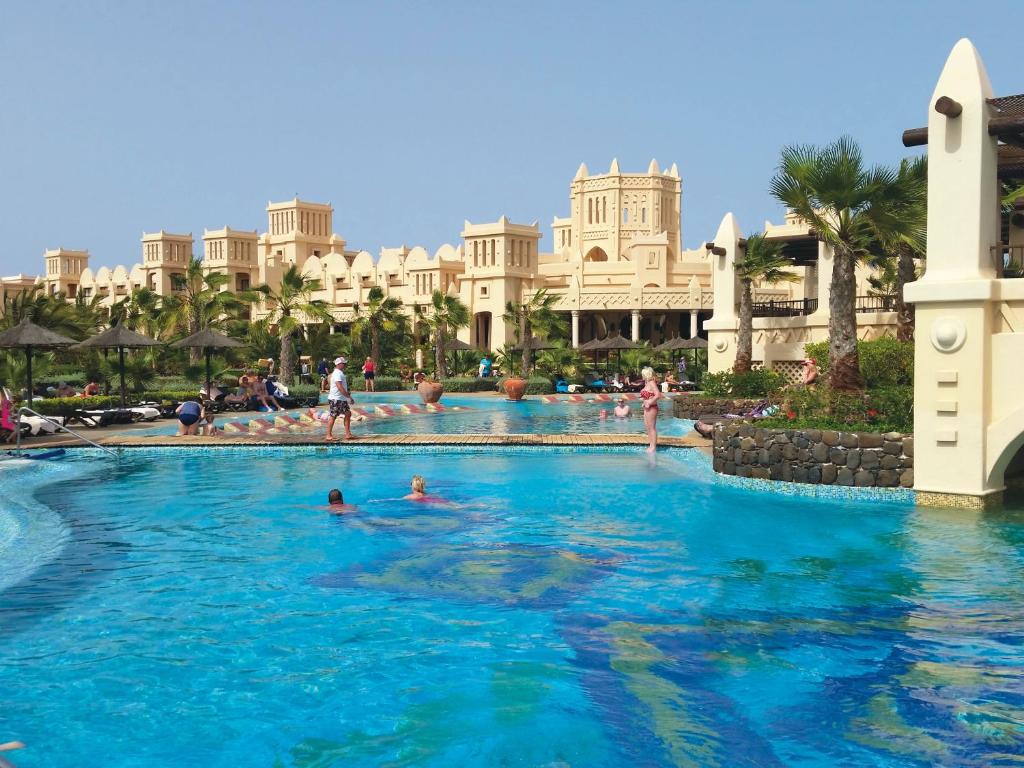 Bazén v ubytování Hotel Riu Touareg - All Inclusive nebo v jeho okolí