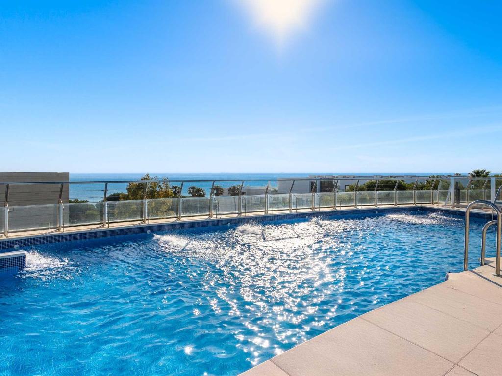 Bazén v ubytování Hotel Fuerte Conil-Resort nebo v jeho okolí