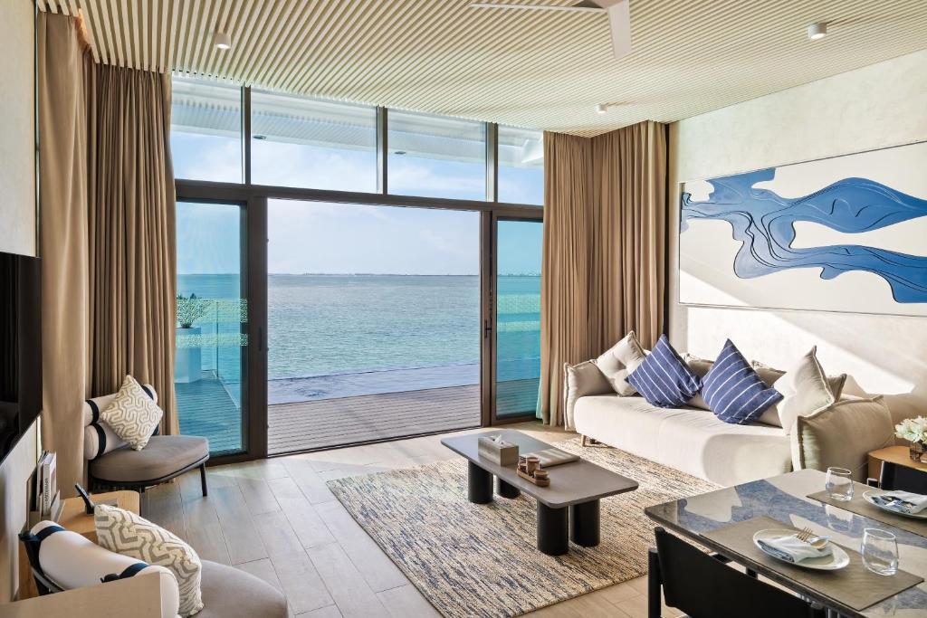 Posezení v ubytování Bab Al Nojoum Hudayriyat Villas