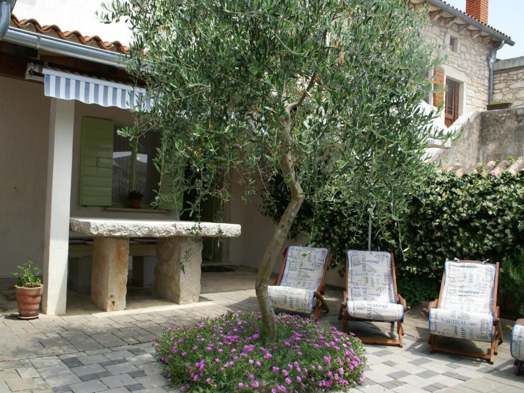 Fotografia z galérie ubytovania Traditional villa with private pool v destinácii Peresiji
