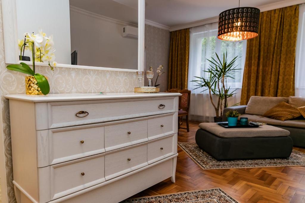 Center House 2400 Dunaújváros, Munkás utca 11 kép - 1