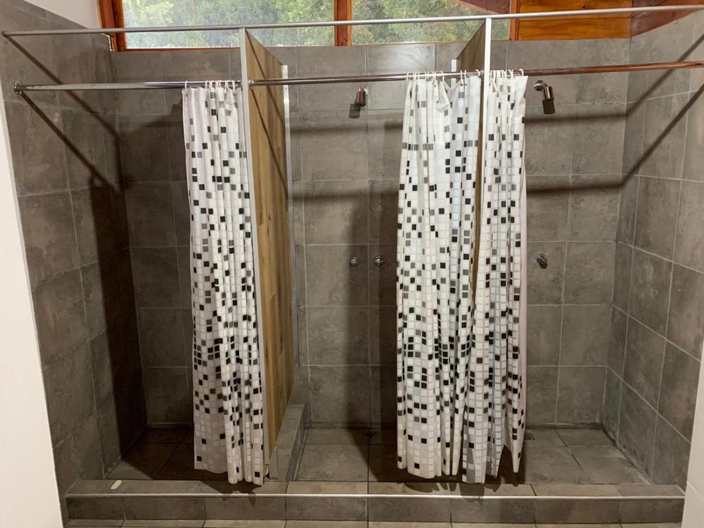 Koupelna v ubytování Refugio Ventana