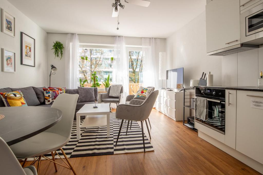 Köök või kööginurk majutusasutuses Special PRIMERO PICASSO Apartment Basel, Bahnhof Grossbasel 10-STAR