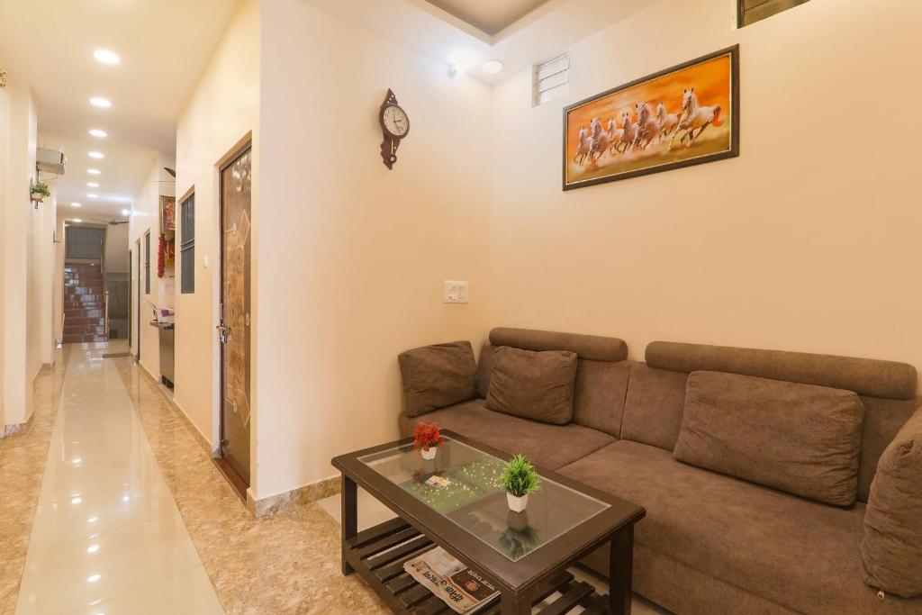 Posezení v ubytování FabHotel RK Palace
