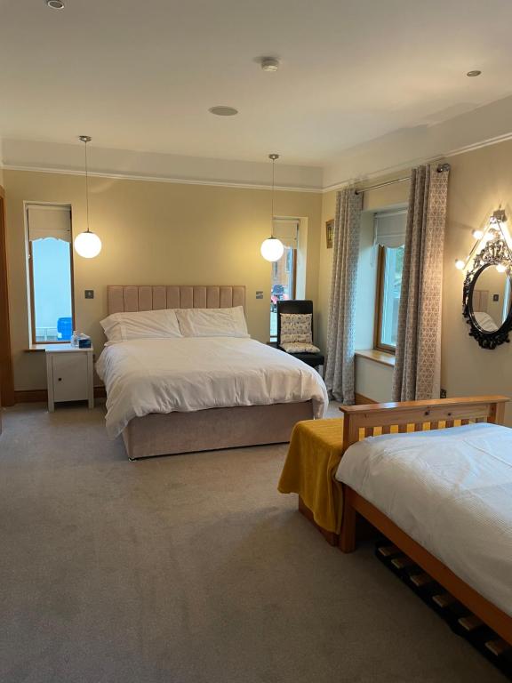 Postel nebo postele na pokoji v ubytování Laithreach Briuin B&B W23E0H9