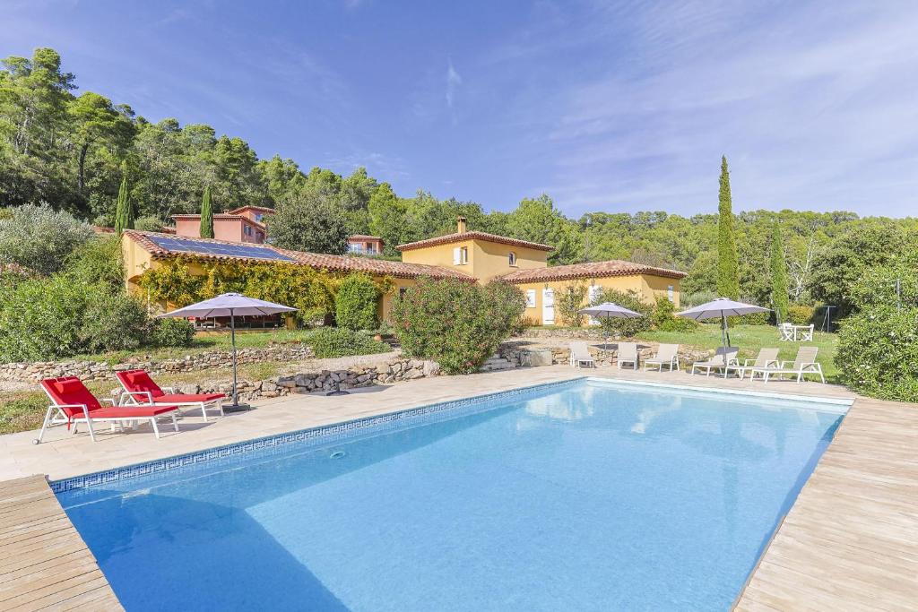 Πισίνα στο ή κοντά στο Villa Cabasse