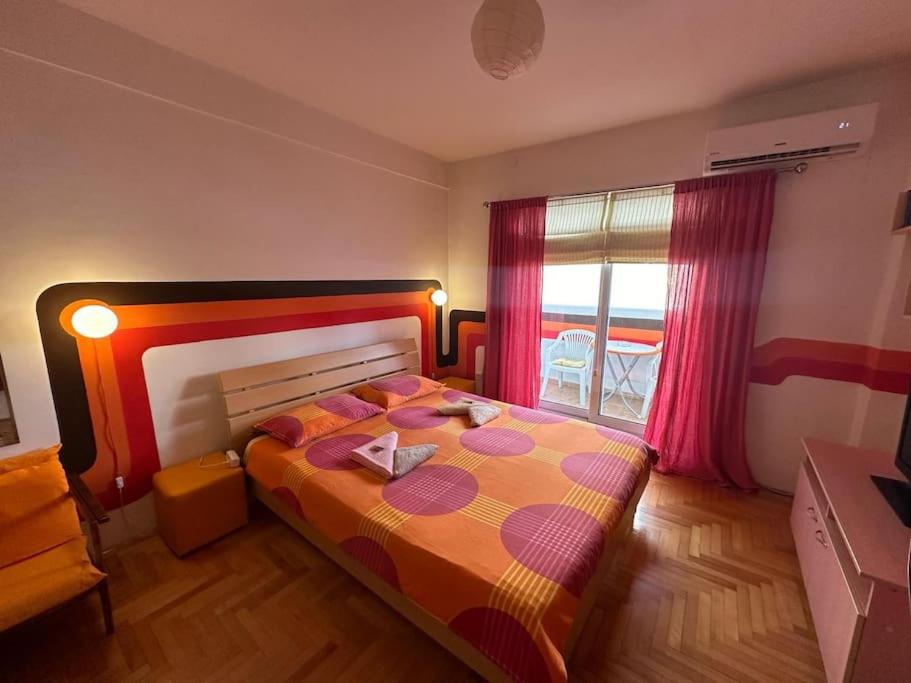 Ohrid Lake Studio tesisinde bir odada yatak veya yataklar