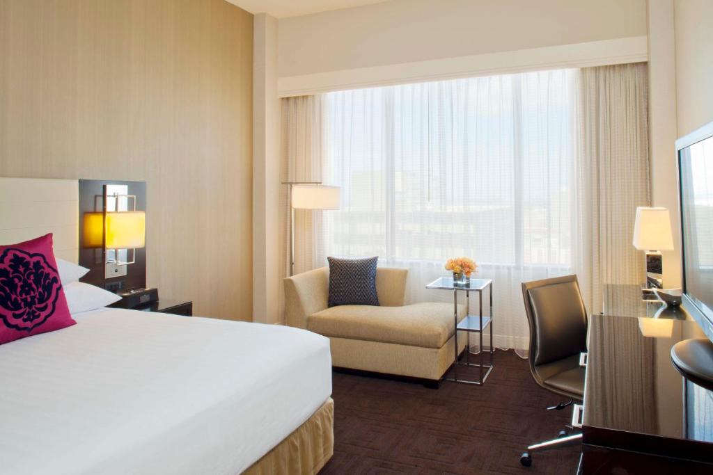 Hyatt Regency New Orleans - Deluxe Suite
