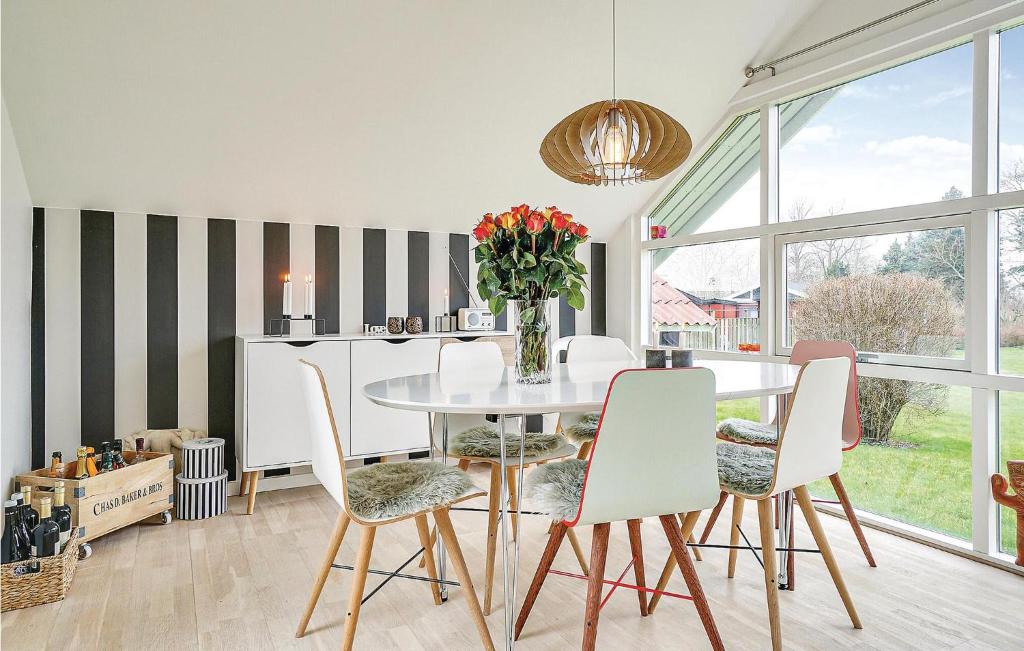 Fotografie z fotogalerie ubytování Beautiful Home In Karrebæksminde v destinaci Karrebæksminde