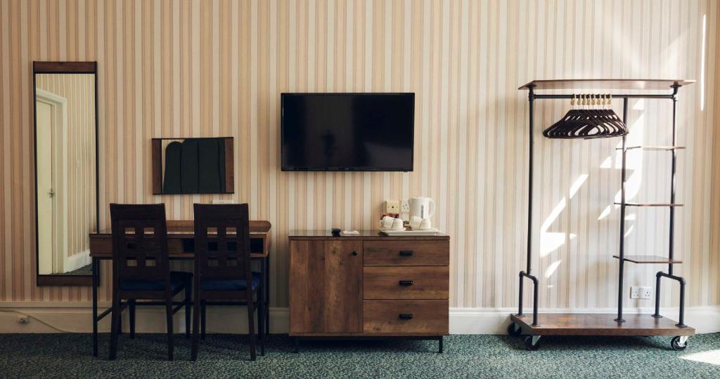 The Columbia - Resim 5