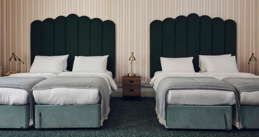 The Columbia - Resim 29