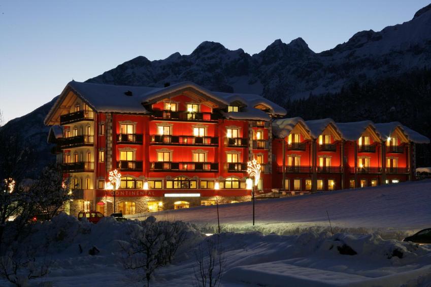 Nespecifikovaný výhled na hory nebo výhled na hory při pohledu z hotelu