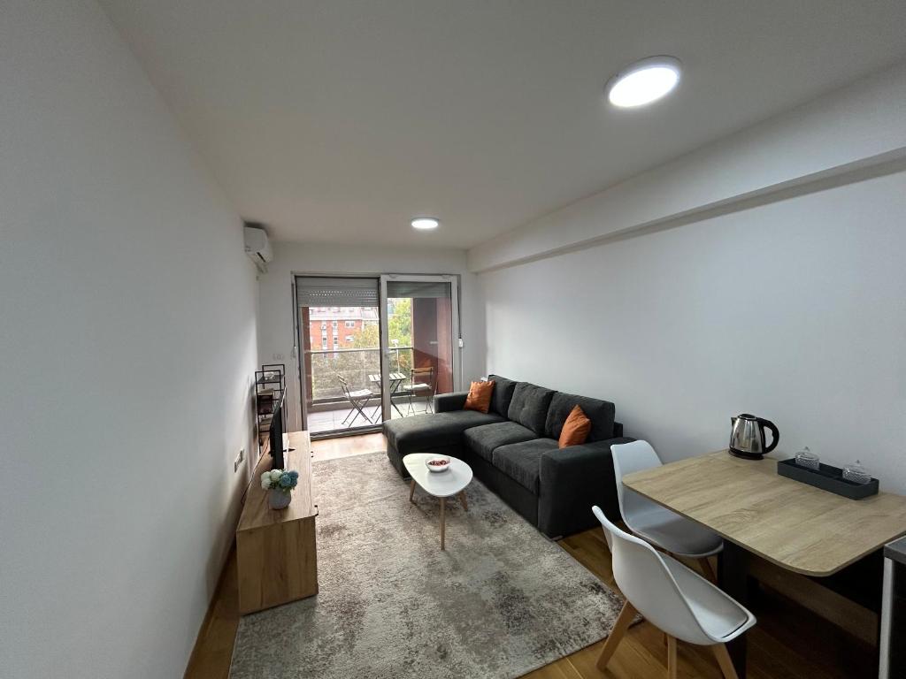 Cozy & Bright Apartment